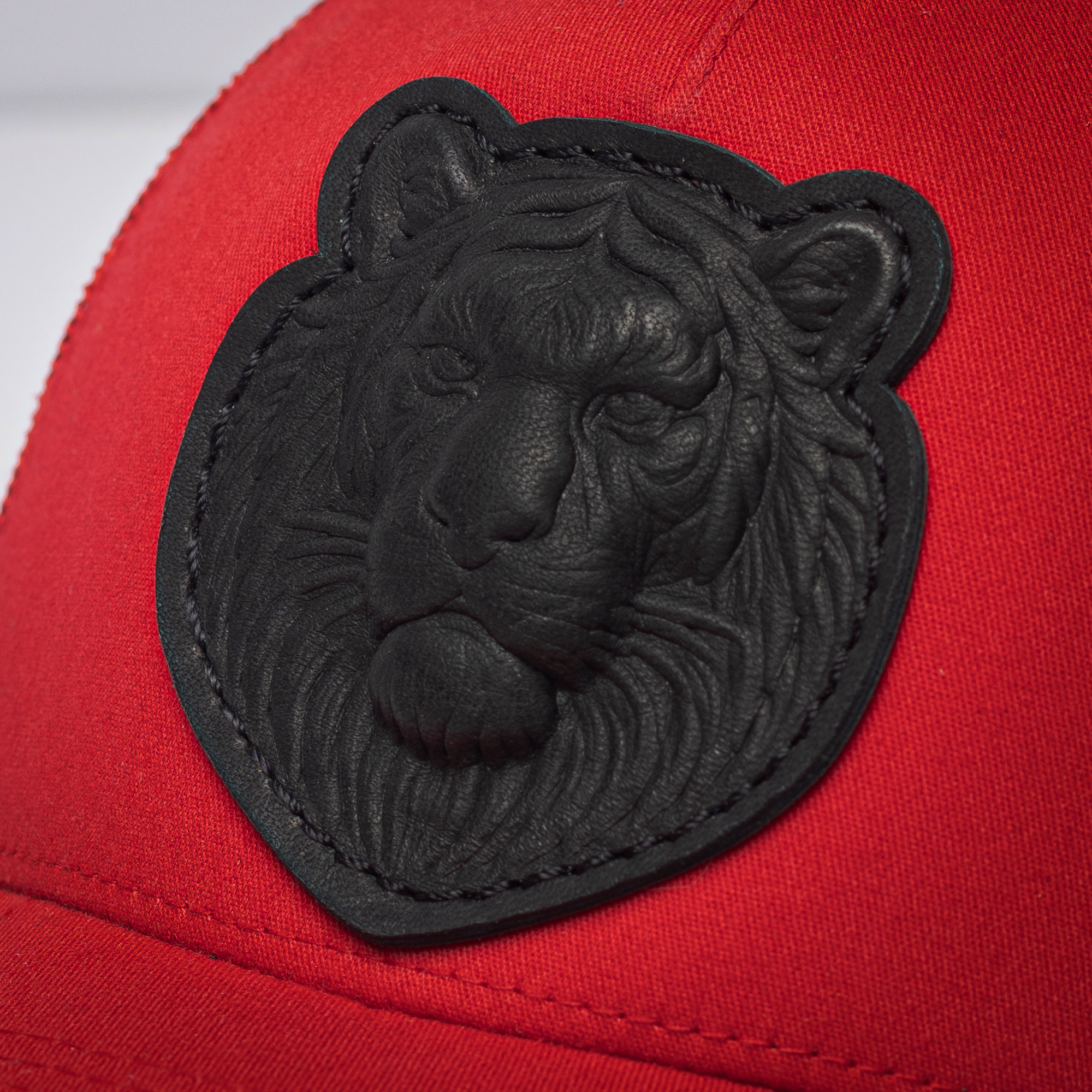 GORRAS OLVIDAME ANIMALES ROJA DETALLE