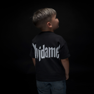 BLACK / WHITE BACKPRINT KID TEE