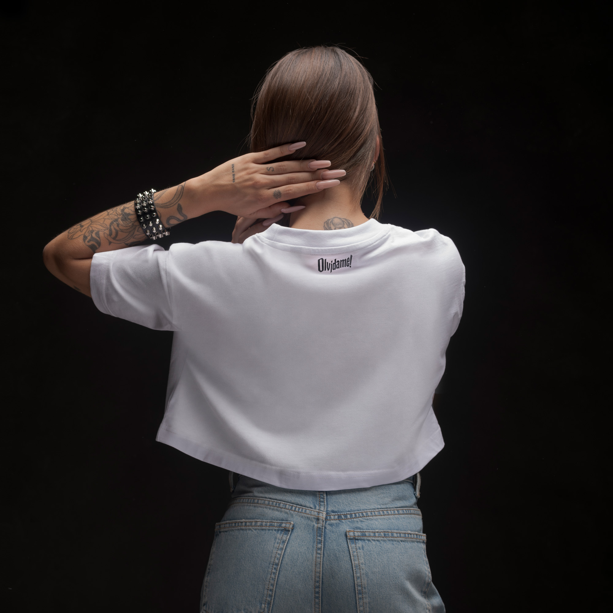 OLVÍDAME WHITE BLACK CROP 02