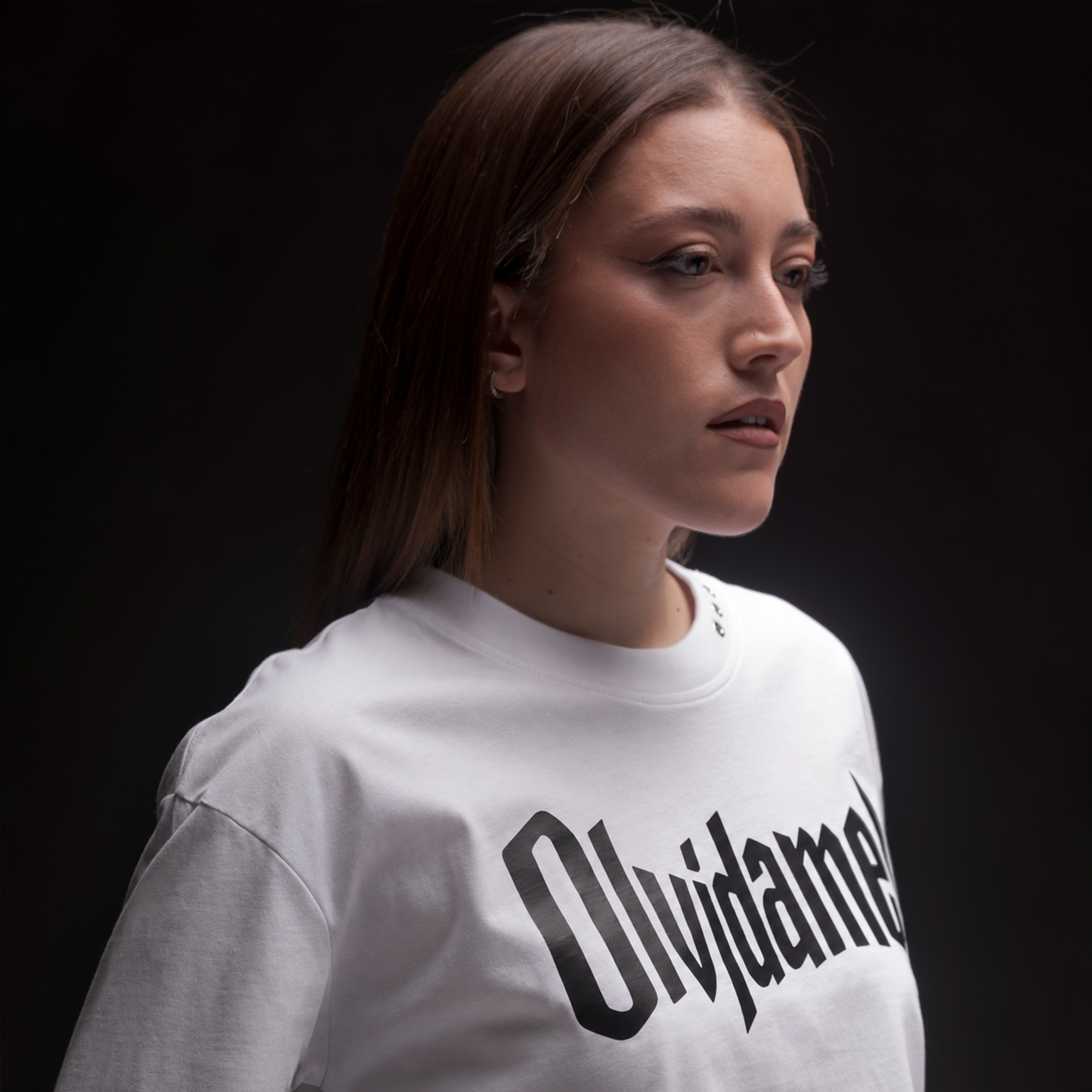 OLVÍDAME WHITE BLACK CROP 04