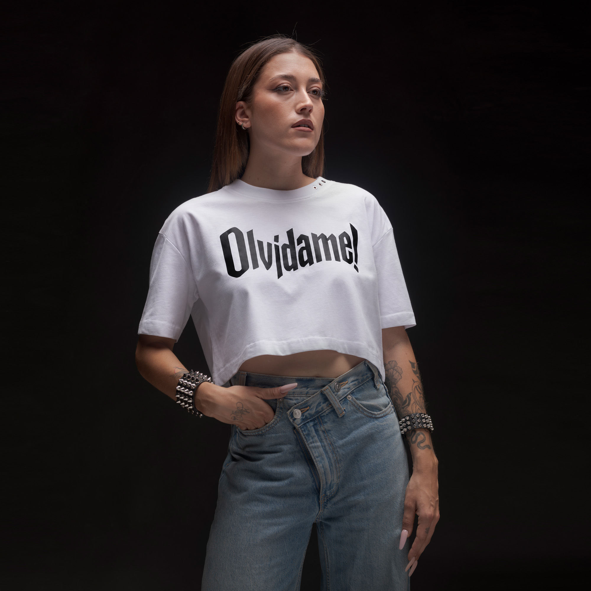 WHITE / BLACK CROP TEE